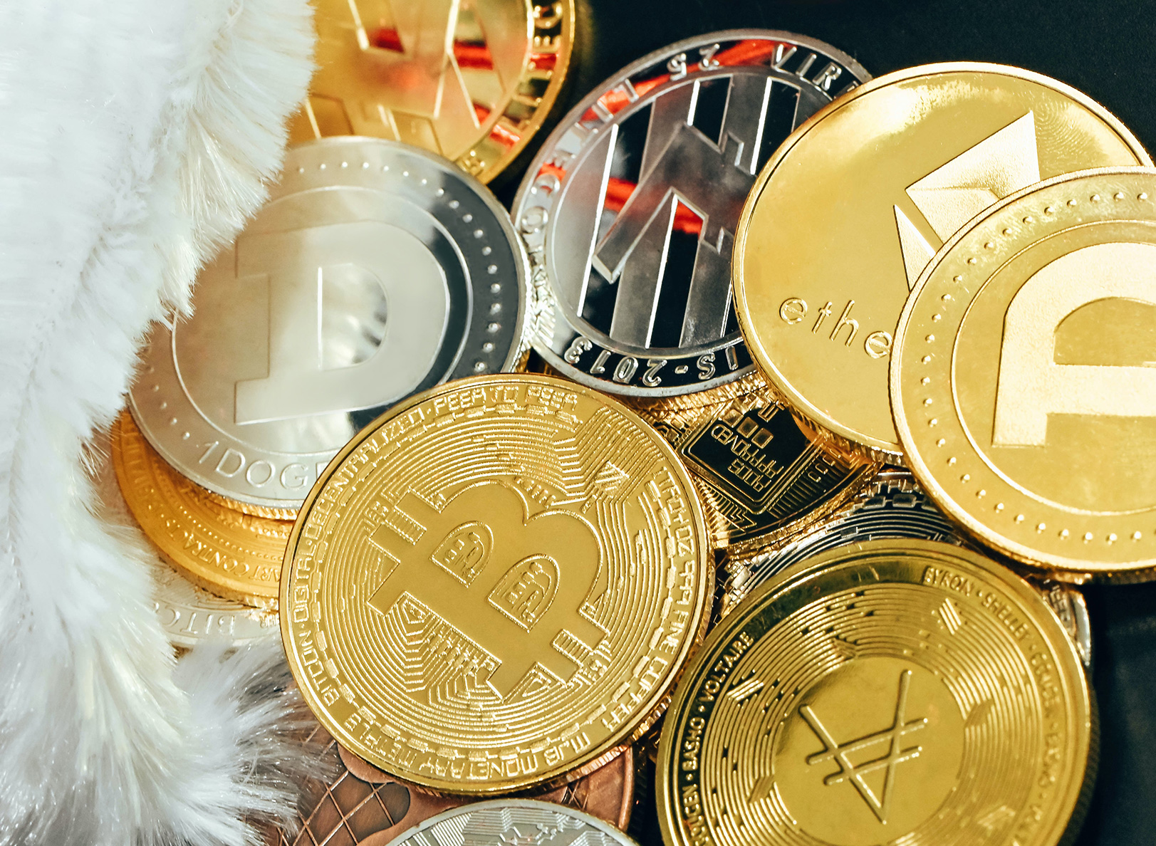 礦機巨頭風云：嘉楠耘智將登美股，比特大陸突遇“政變”